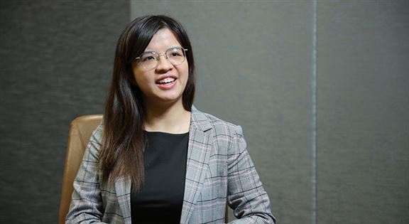 丘宇晴稱,當見習工程師時曾負責驗收新的架空電纜,要走上許多山頭的輸電塔做測試。「由梨木樹一直到元朗,行足一個月才驗收完畢,做完發覺自己體能也不俗。」 丘宇晴稱,當見習工程師時曾負責驗收新的架空電纜,要走上許多山頭的輸電塔做測試。「由梨木樹一直到元朗,行足一個月才驗收完畢,做完發覺自己體能也不俗。」