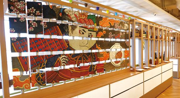 華雷以「新式餐飲概念」,餐廳採用「餐+飲+空間」複合經營餐飲方式,為顧客帶來特色體驗。 華雷以「新式餐飲概念」,餐廳採用「餐+飲+空間」複合經營餐飲方式,為顧客帶來特色體驗。